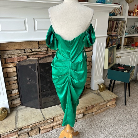 NWT Miss Circle Hedy Green Satin Corset Dress size large - Picture 6 of 12